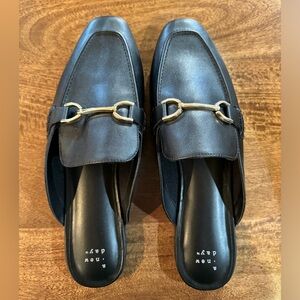 A new day Women’s Sandy Mule Flats - Size 11
